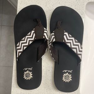 Yellow box flip flops size 9